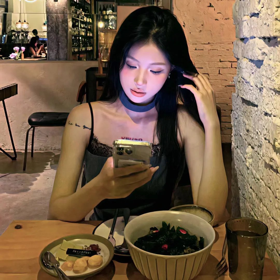 恋综女嘉宾又出大瓜：段子冒犯群体，被全网抵制，凌晨